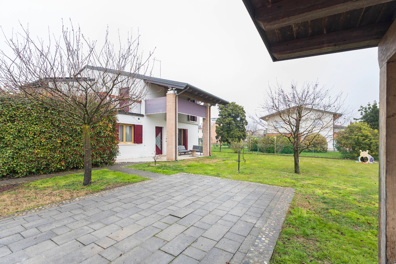Casa Bifamiliare/Schiera in vendita a Silea